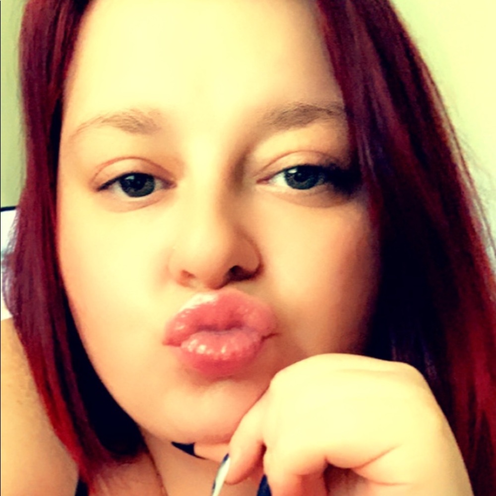 Meet your Posher, Hayley